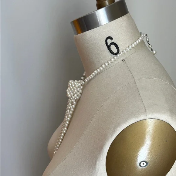 VINTAGE Hong Kong Faux Pearl Knotted Tie Bolo Necklace - Picture 7 of 10